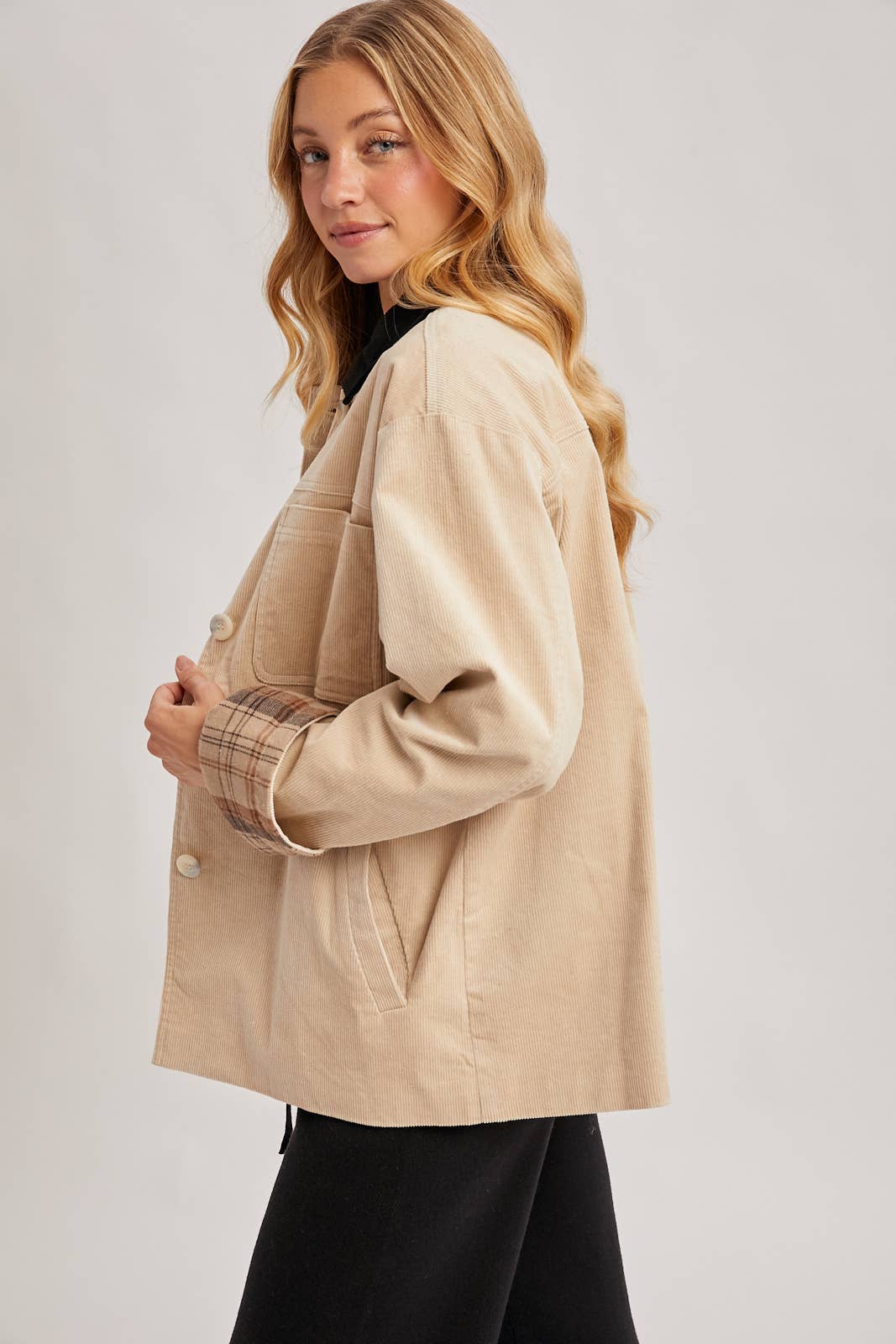 CORDUROY BUTTON DOWN BARN COAT INNER PLAID: Beige