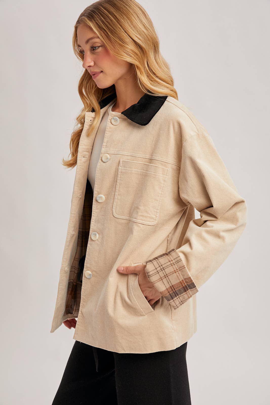 CORDUROY BUTTON DOWN BARN COAT INNER PLAID: Beige